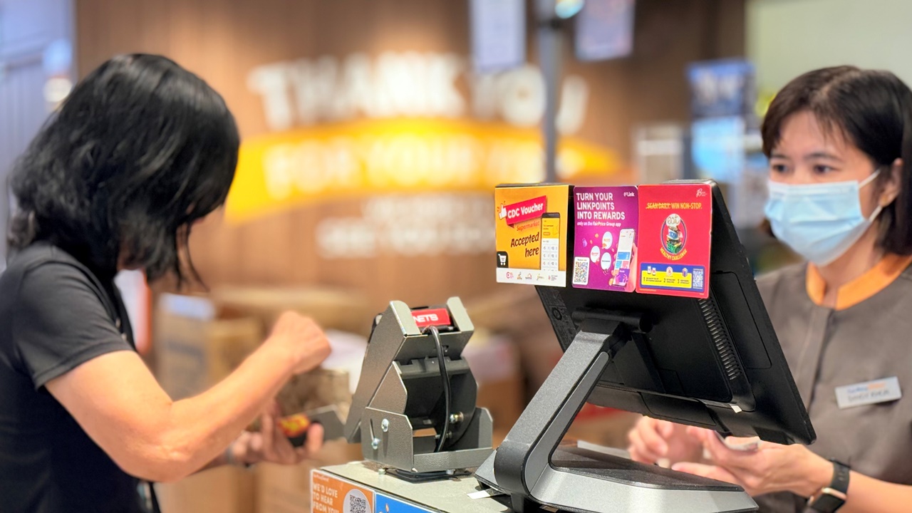CDC_cashier_2_1280.jpg