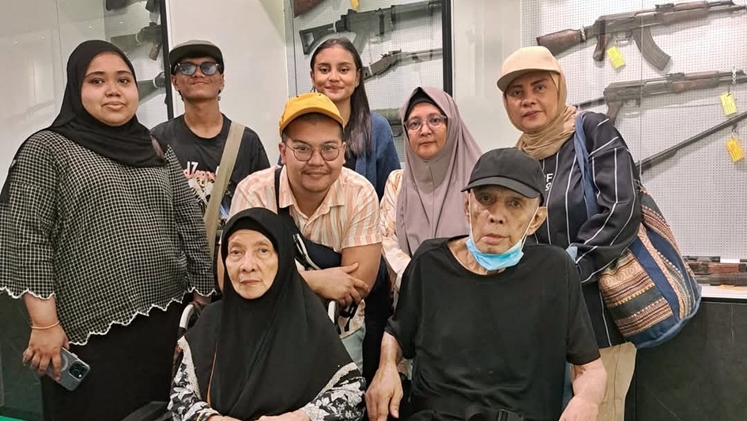 Zuridah and Family 2 UP.jpeg