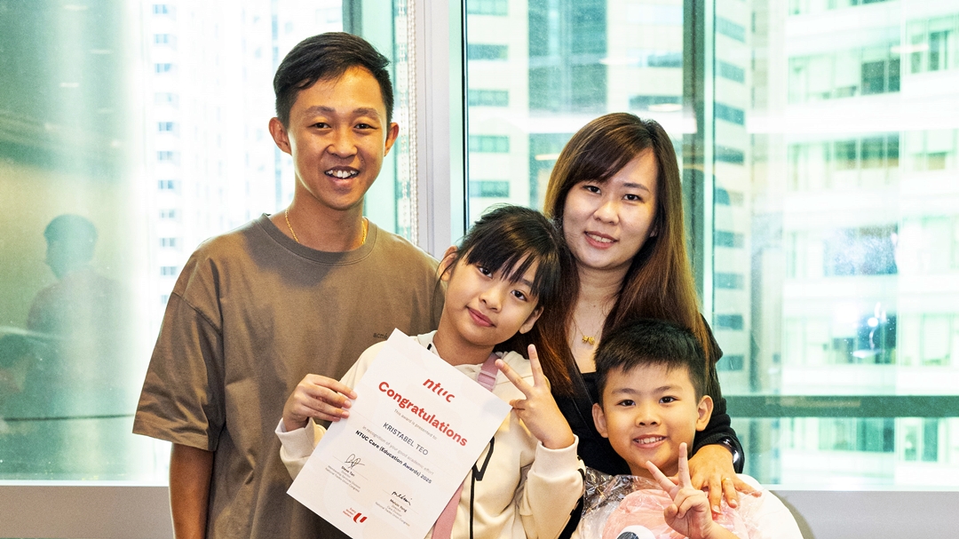 Ms Lin Shiqi & family Cropped.jpg