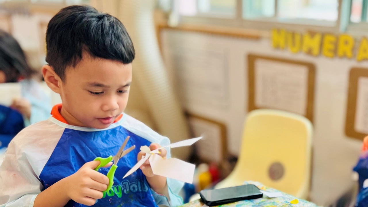 Hisziqri at art class_1280.jpg