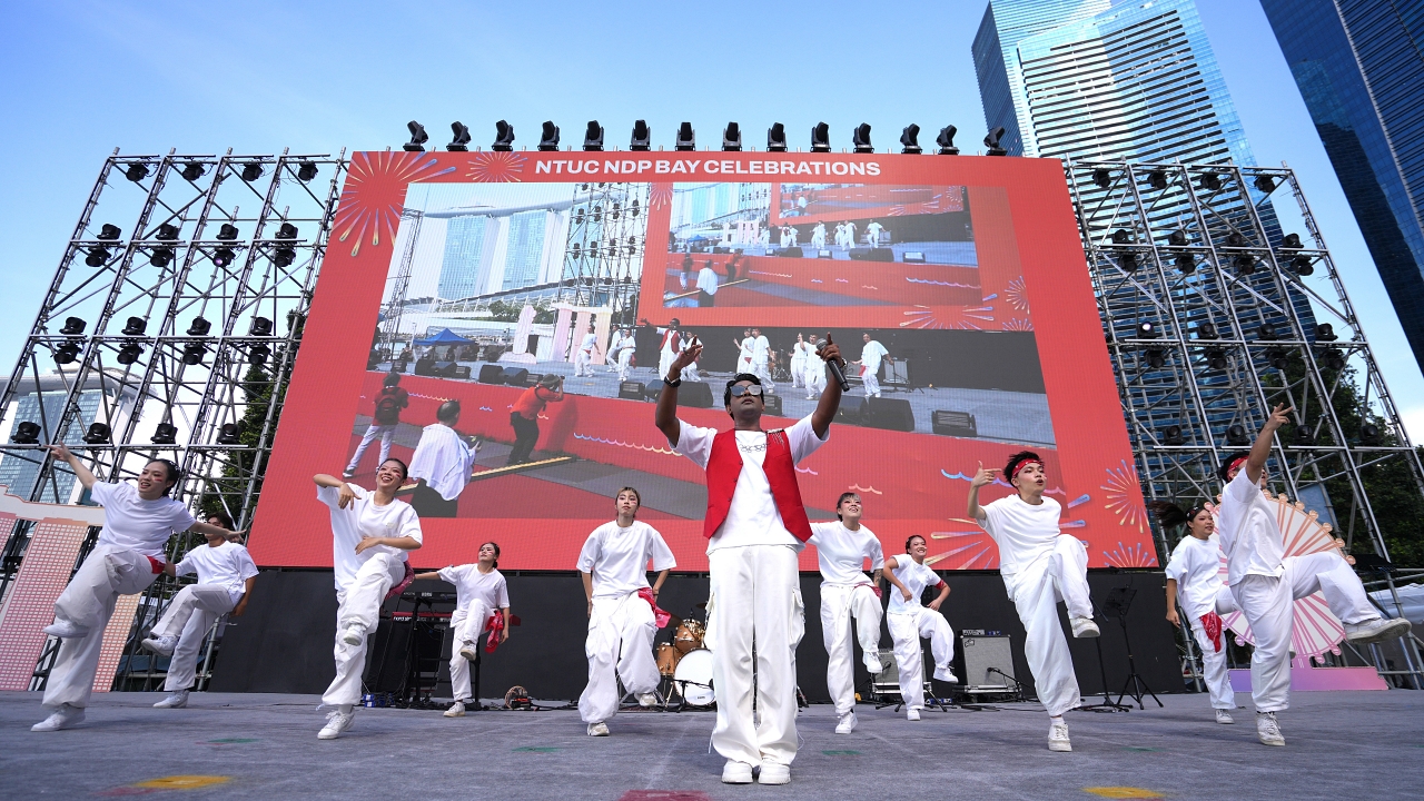Photo 2 (Performance by Shabir Sultan) 1280.JPG