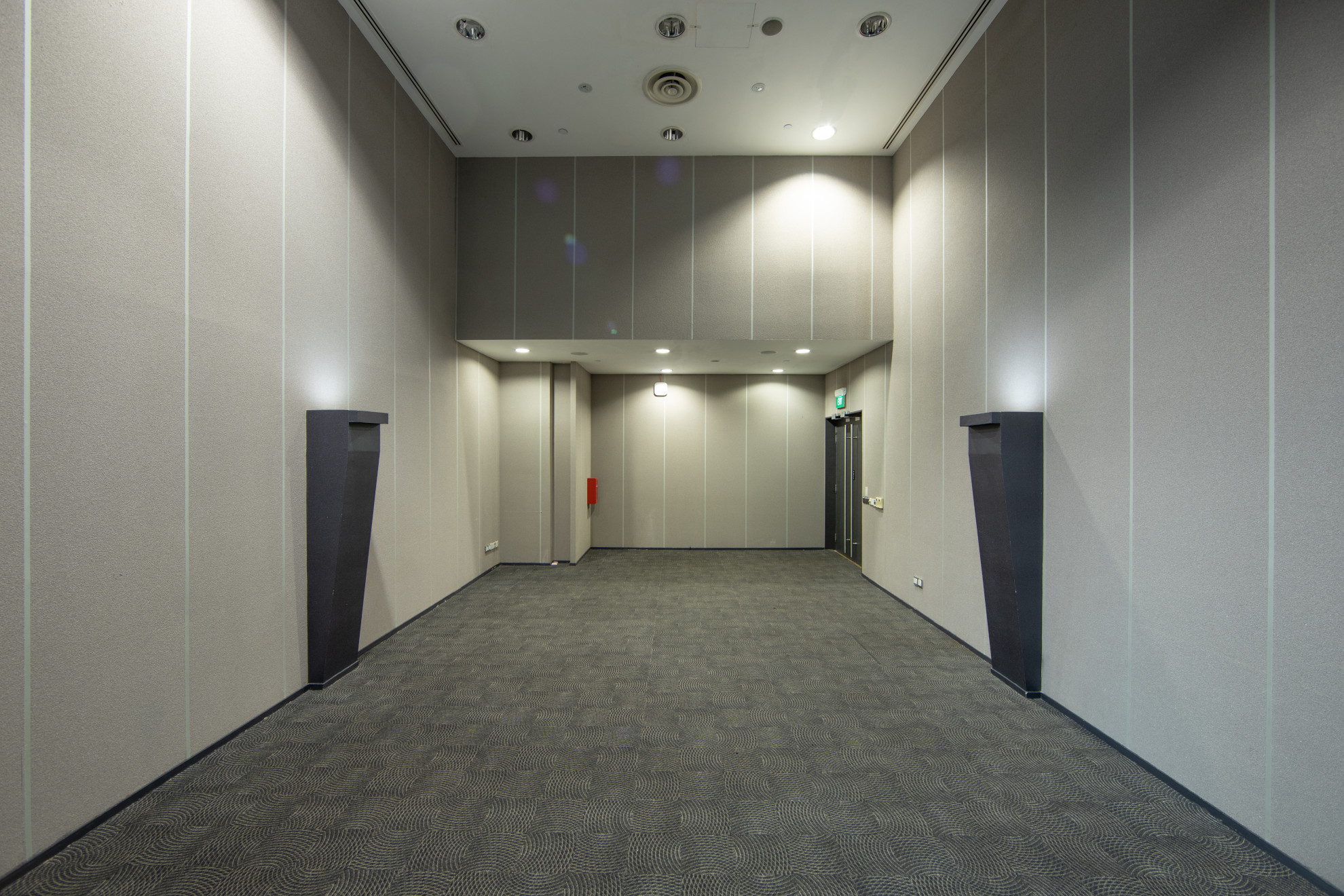 Holding room 3