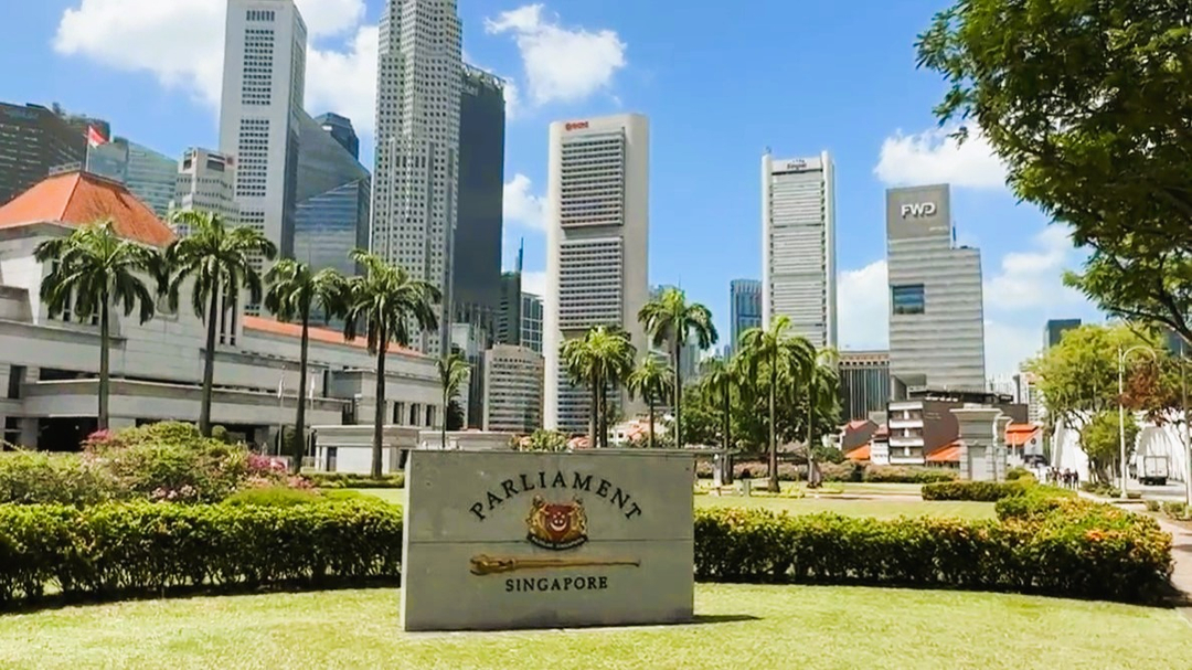 Parliament facade.jpg