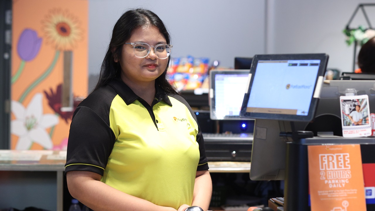 Retail assistant Natasha_1280.JPG