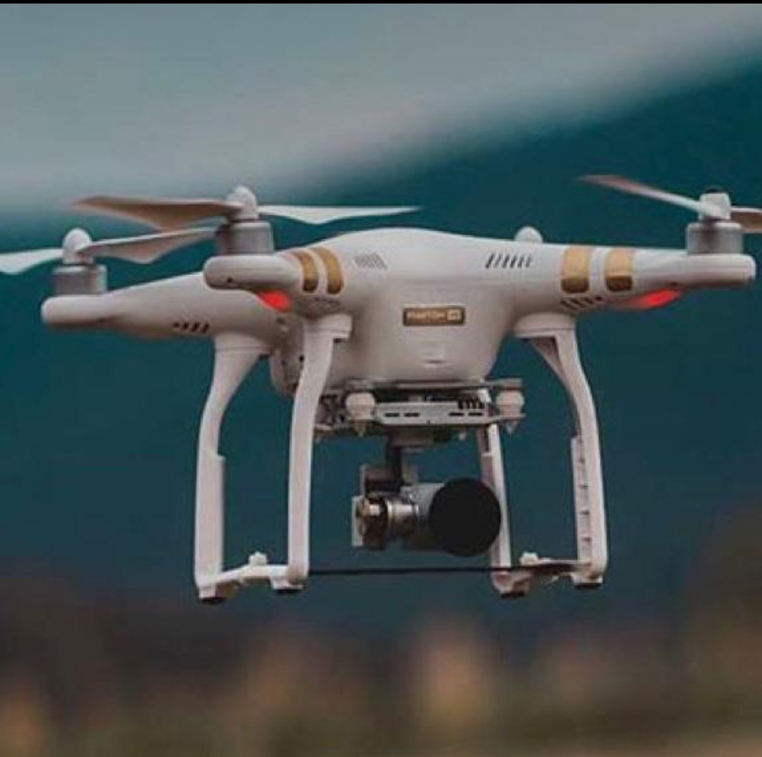 Drone flight course screenshot showing drone controls and flight path