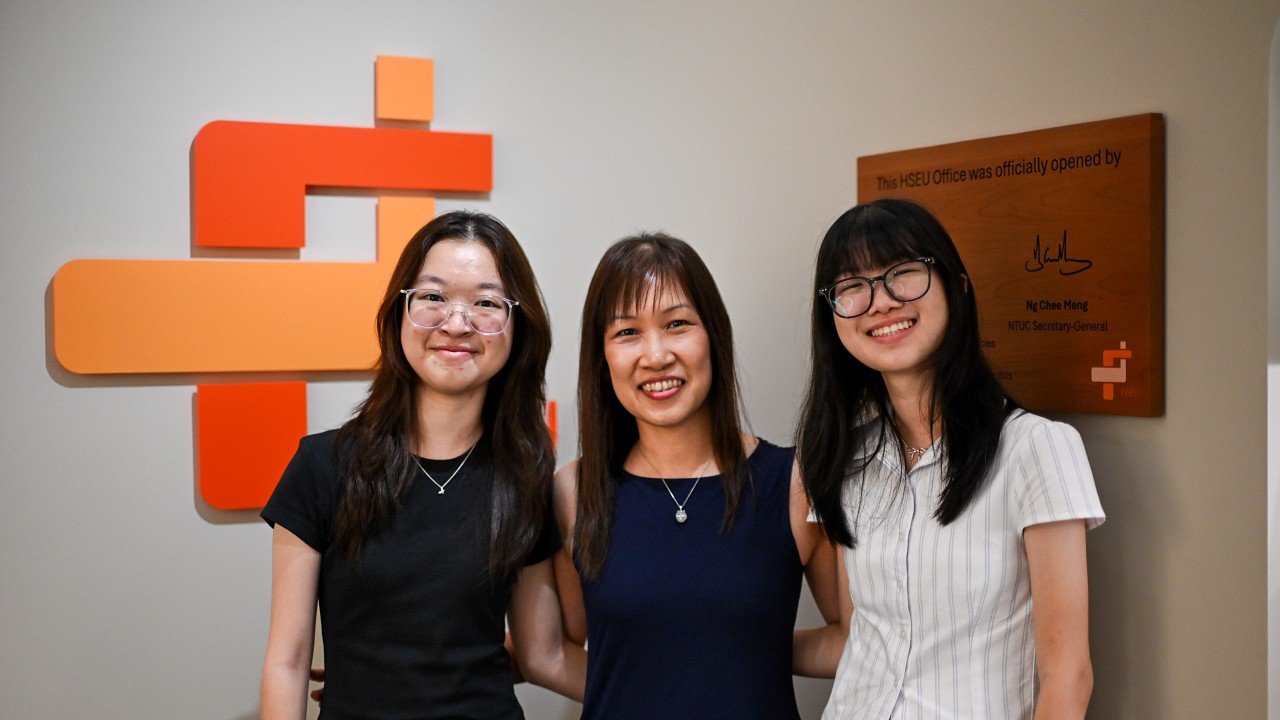 Sisters Emerly and Emelia are both healthcare students and recipients of the TKKF-HSEU Book Prize