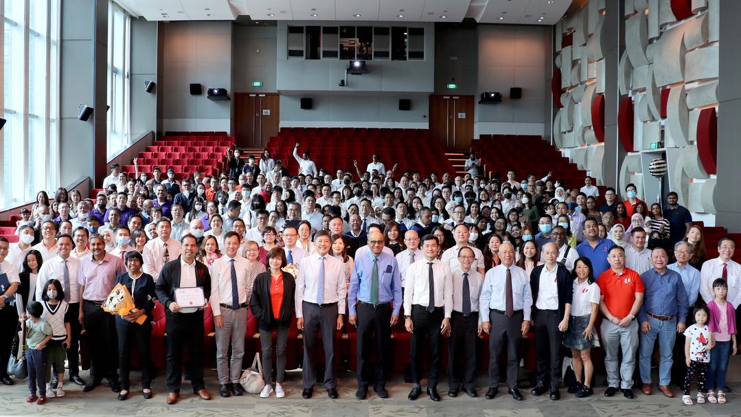 Tharman Shanmugaratnam (front row, centre, in blue shirt) at the Ong Teng Cheong Labour Leadership Institute Graduation Ceremony 2022.jpg