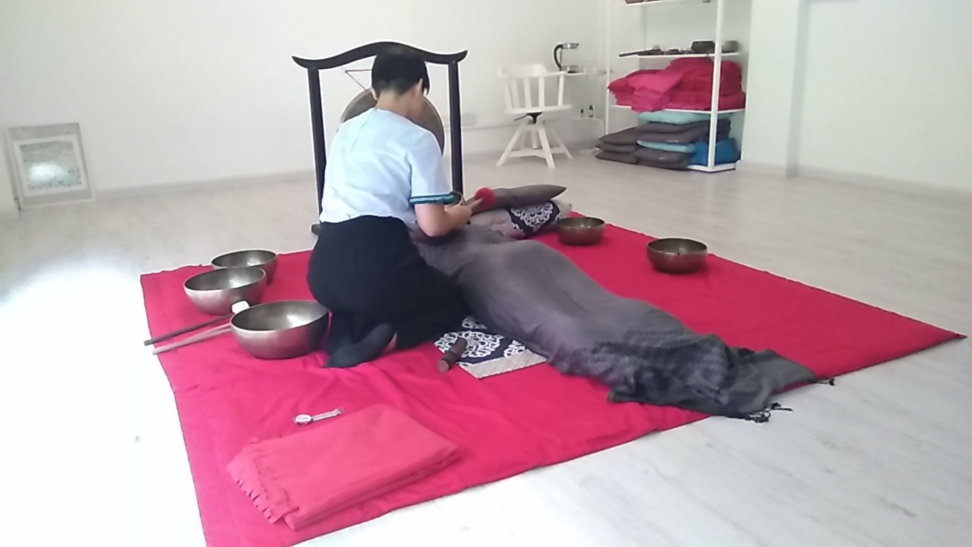 Lim Hua Li Lindsay-365F-SingingBowl Therapy.png