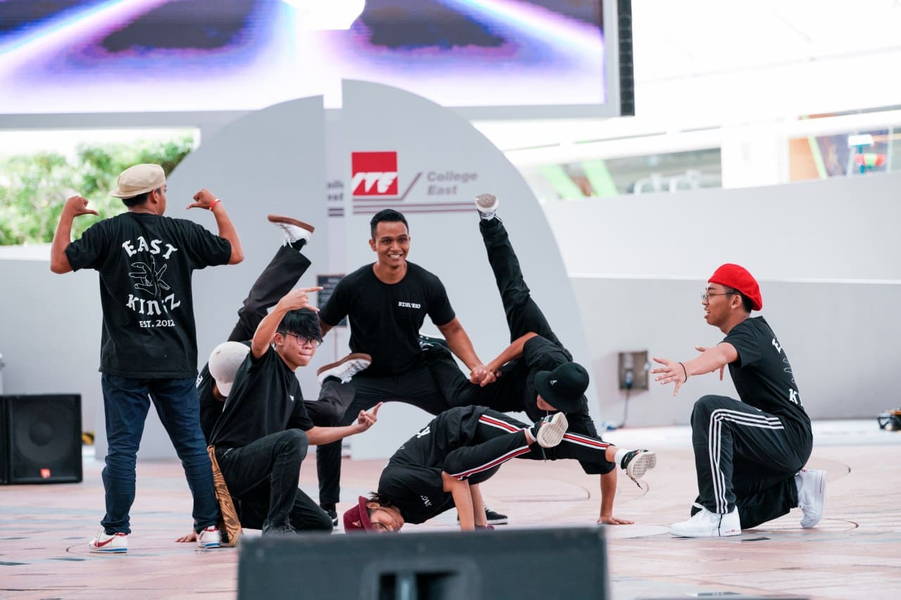Ahmad Syafiq Bin Roslan breakdancing performance