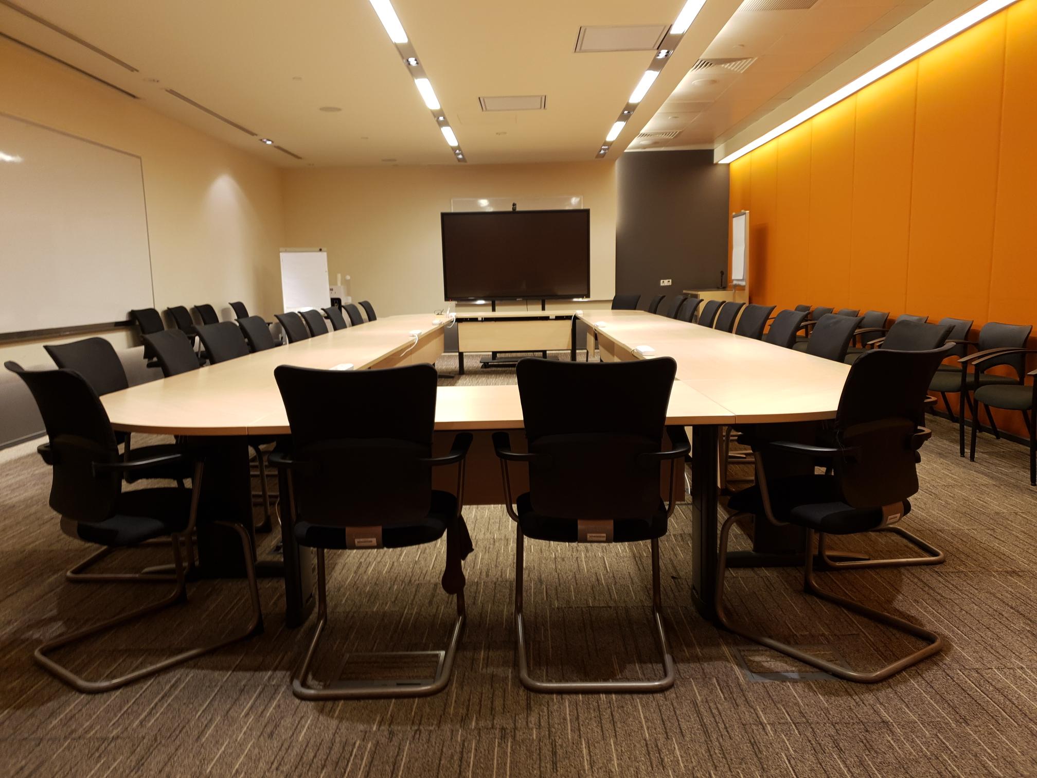 Spaces outside meeting room