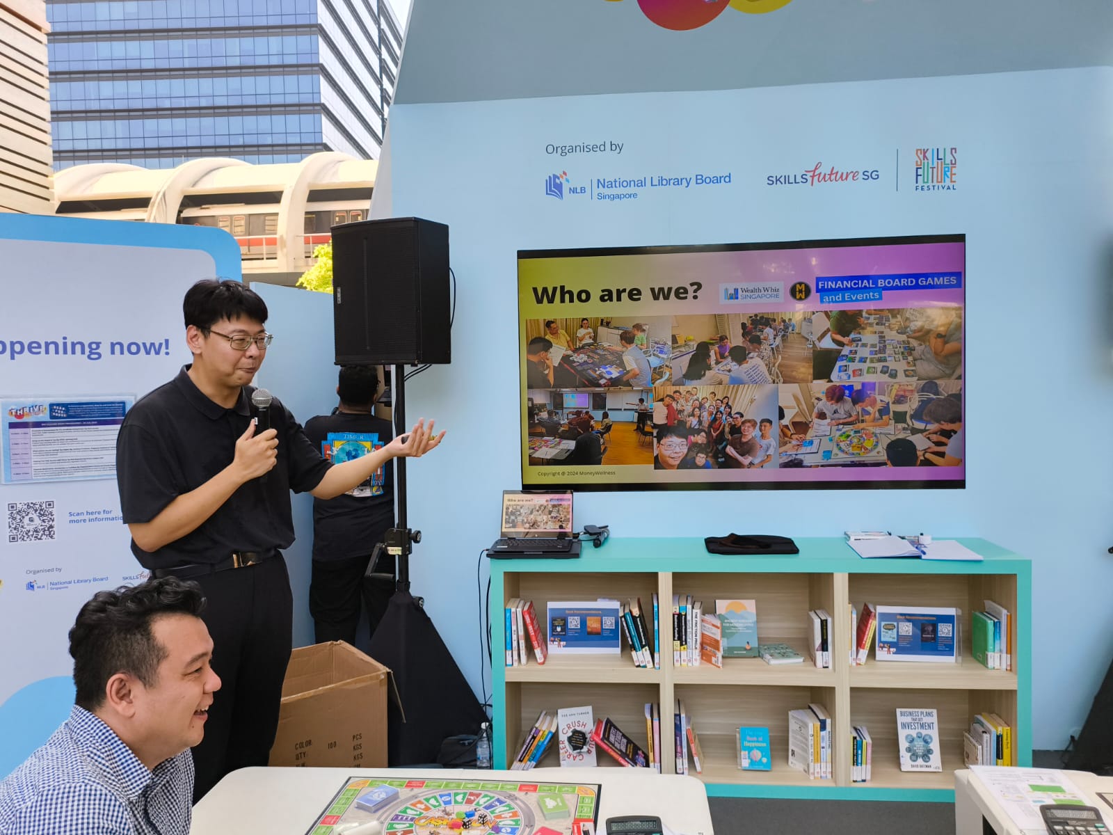 Chua Meng Hwee Michael presenting at NLB Thrive at Library event