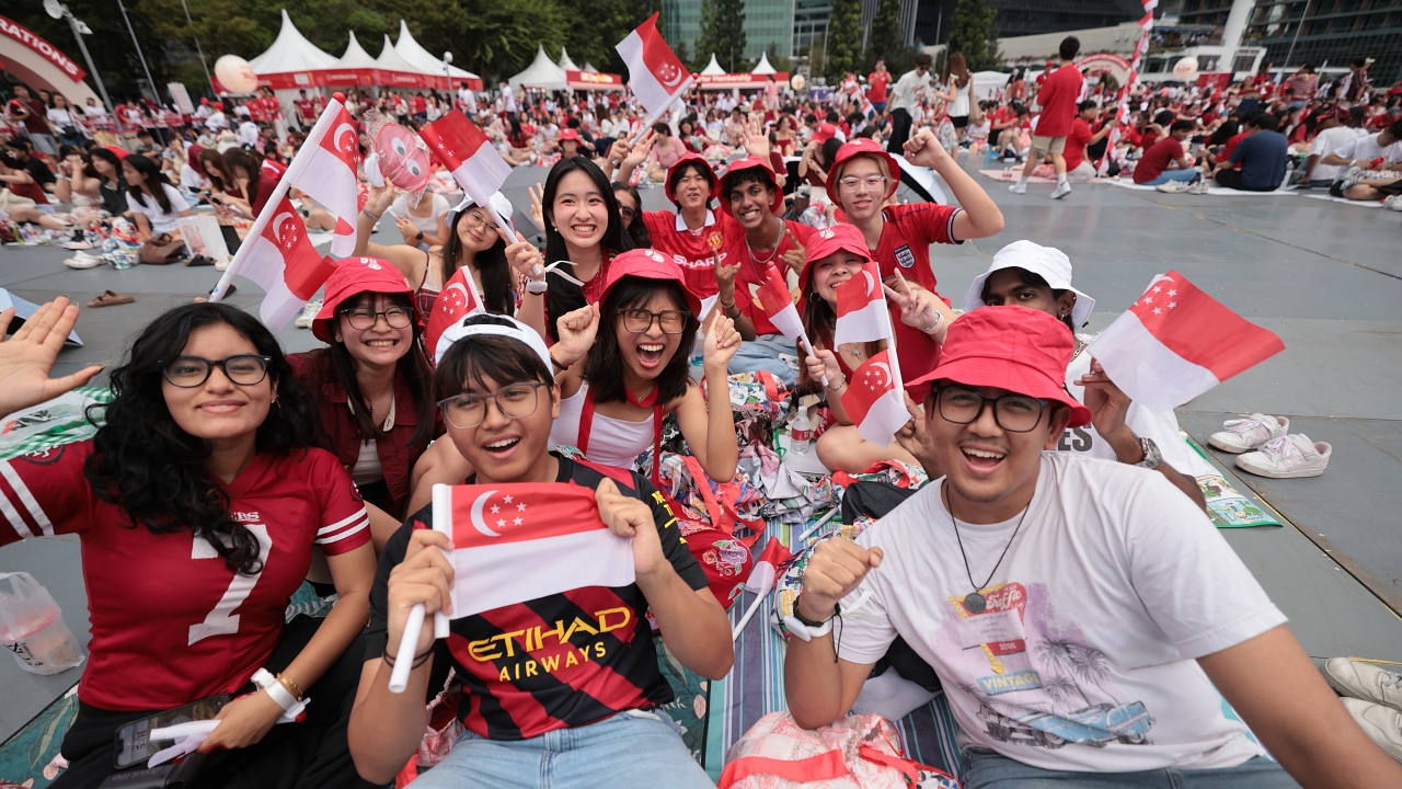 Photo 7 (Attendees at the NTUC NDP Bay Celebrations) 1280.JPG